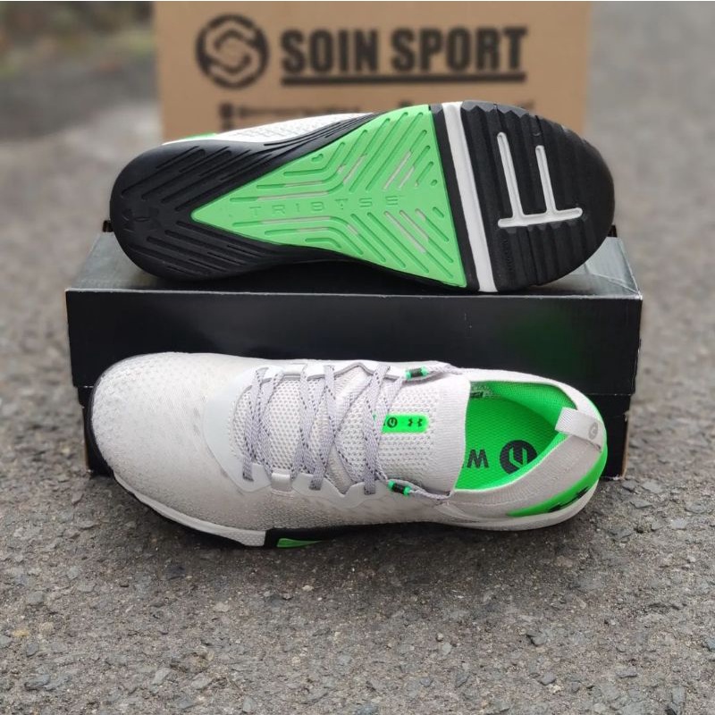 SEPATU TRAINING PRIA UA TRIBASE REIGN 3 WIT (3024701-101)