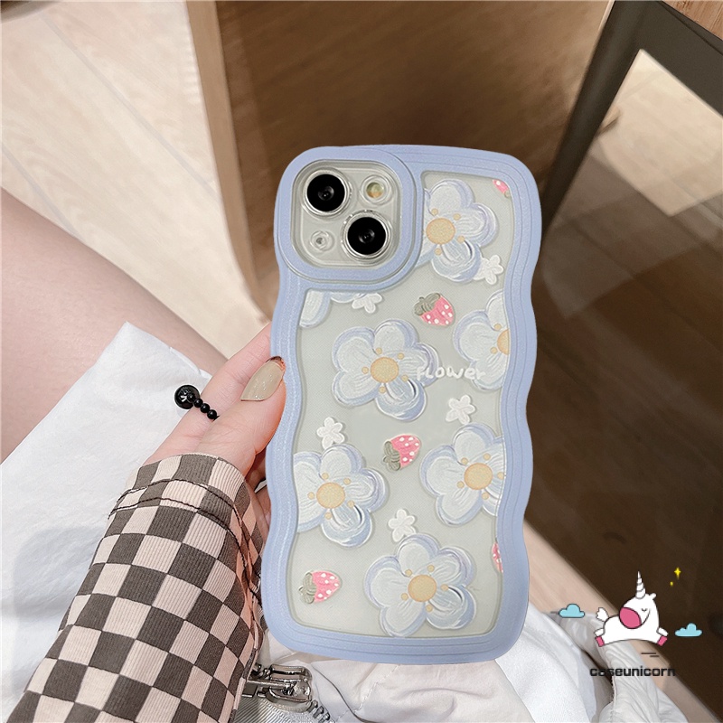 Flowers Case Realme C53 10 C55 9 9i 7 7i 9 Pro+5 6i 5i 8 8Pro C33 C30 C12 C25 C35 C21Y C25Y C11 C25s 8i C15 C3 C1 C20A C20 C20A Lembut Lucu Strawberry Flower Wavy Edge Frame Sarung