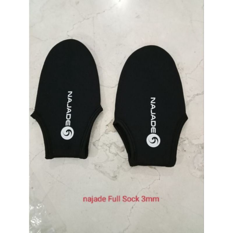 Kaos kaki renang