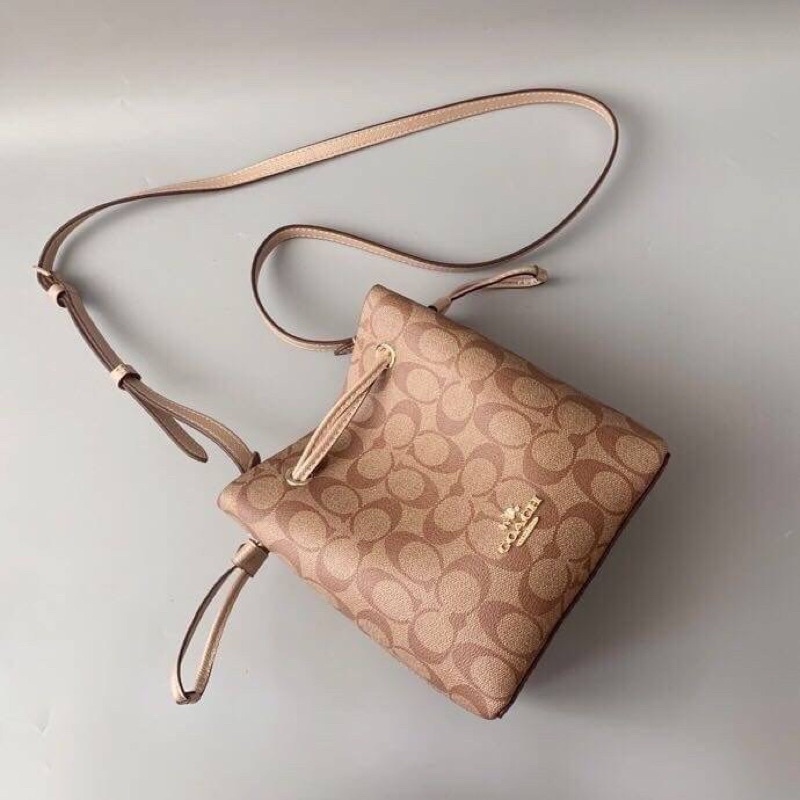 Coach Drawstring Bucket Bag Shoulder Bag (C83856)