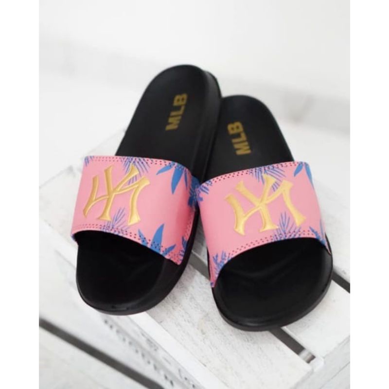 Sendal Slop Wanita MLB NY Pink Sendal Slip On Santai Lucu