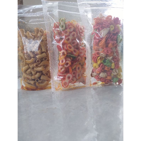 

Kerupuk seblak kering (sebring)