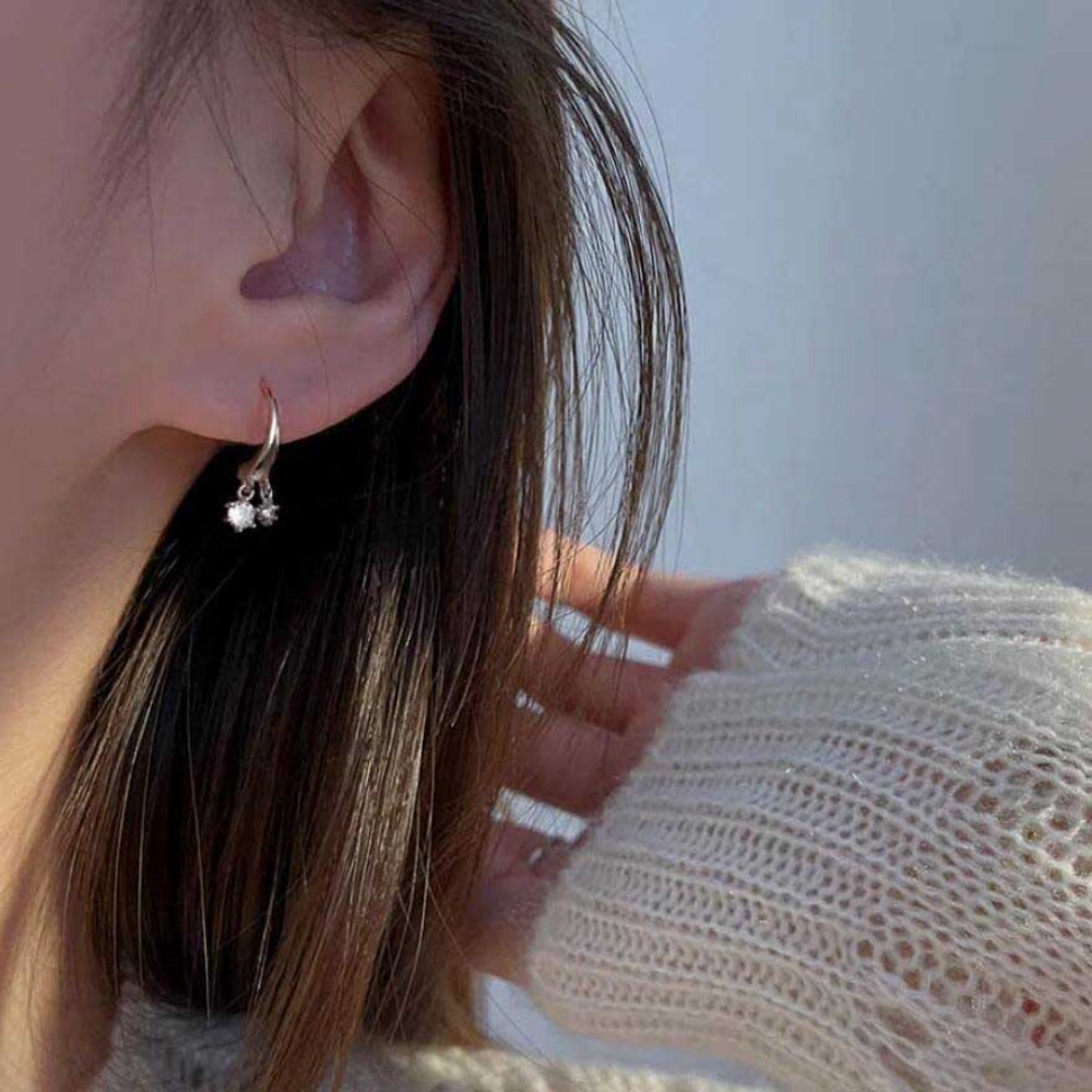 Anting Tusuk Gantung Bahan Titanium Steel Warna Silver / Gold Hias Kristal / Berlian Gaya Korea Untuk Wanita