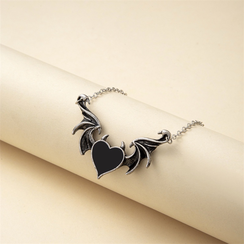 Kalung Multi layer Dengan Liontin Demon Heart Untuk Pria Dan Wanita