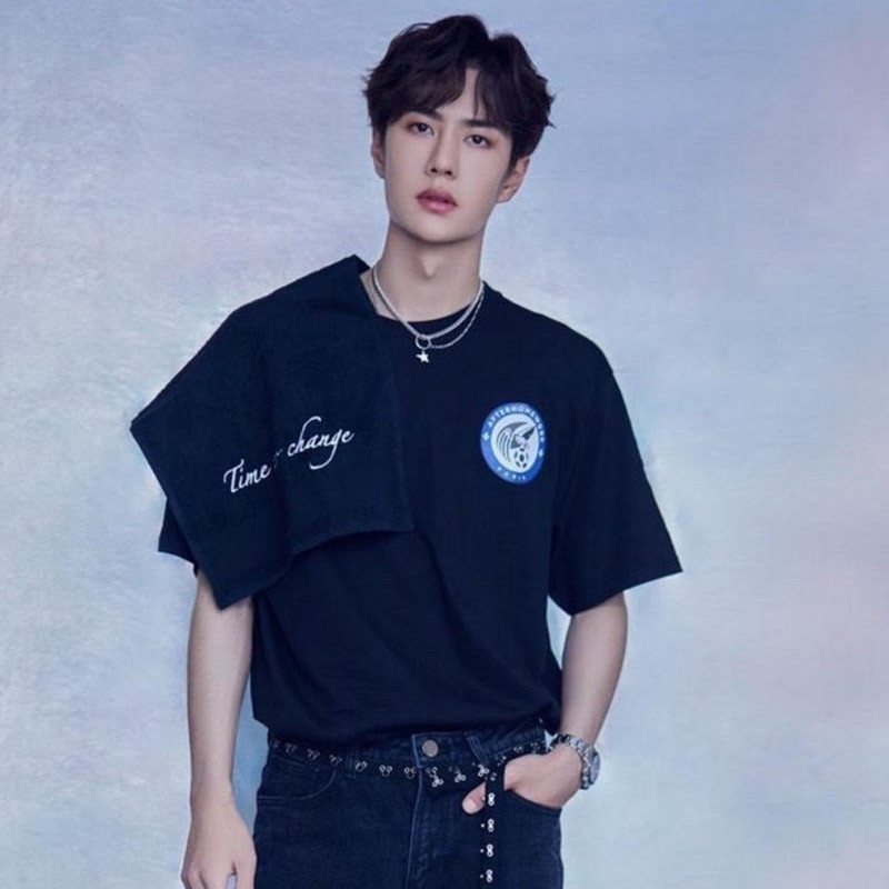 Gaya Baru Hanya Kalung Wang Yibo Gaya Yang Sama Sederhana Eropa Amerika Logam Berujung Lima Bintang Liontin Lapisan Ganda Kalung Pria Wanita Fashion