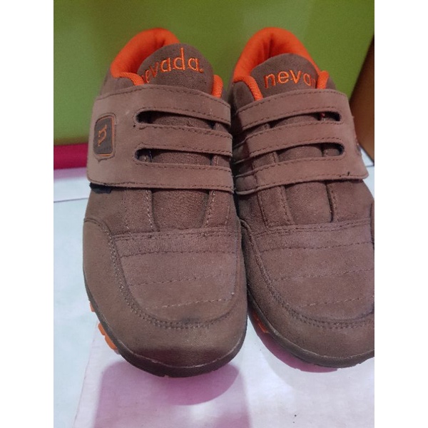 Sepatu Sport | Sepatu Olahraga Wanita Nevada Original Preloved