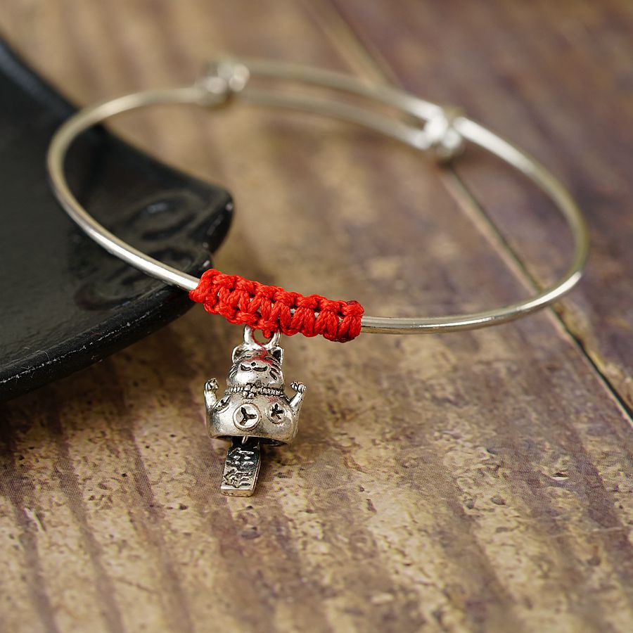 Gelang Bangle Adjustable Bahan Alloy Lapis Silver Dengan Liontin Kucing Untuk Wanita