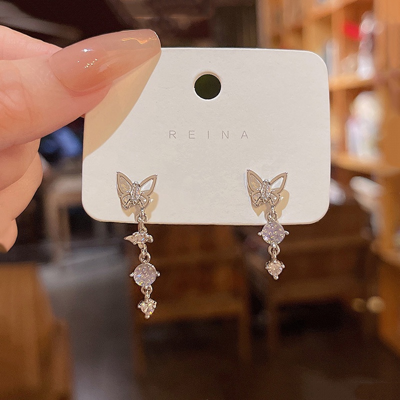 Anting Stud Desain Kupu-Kupu Asimetris Bahan 925 silver needle Aksen Zirkon
