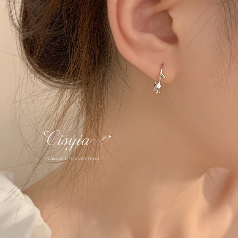 1 Pasang Anting Bentuk Tulip Bahan S925 Silver Anti Alergi Gaya Korea Untuk Wanita