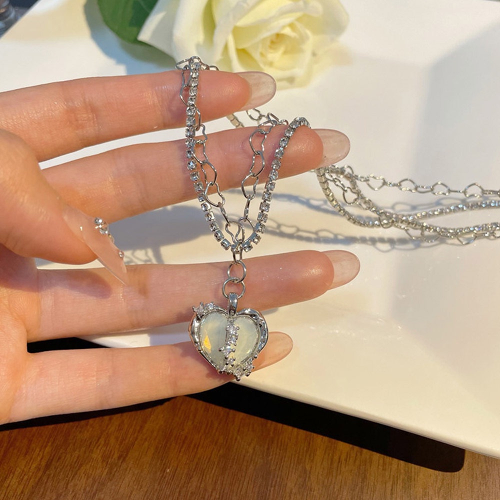 Kalung Choker Rantai Liontin Hati Aksen Kristal Gaya Punk Gothic Untuk Wanita