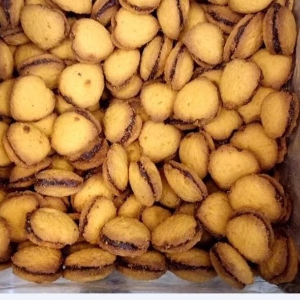 

New Trend--KUE NASTAR HATI RENYAH LEMBUT DAN MANIS TEBAL NANAS 250GR