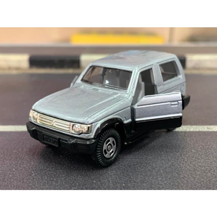 Tomica Dream Energy 30th Anniversary Mitsubishi Pajero Metal Top