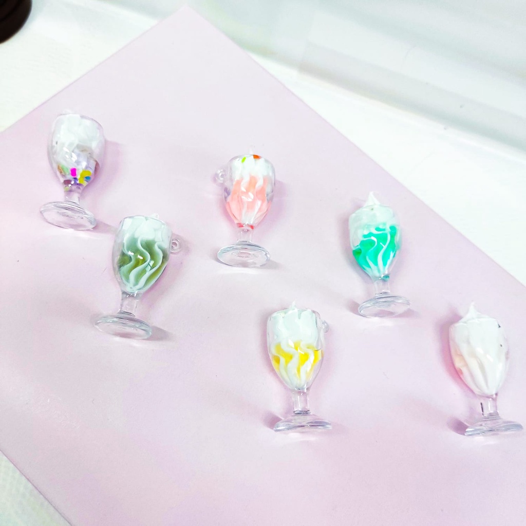 MINIATUR GELAS COCKTAIL ICE CREAM SUNDAE BAHAN RESIN PENDANT ESKRIM MINUMAN PAJANGAN LUCU UNIK