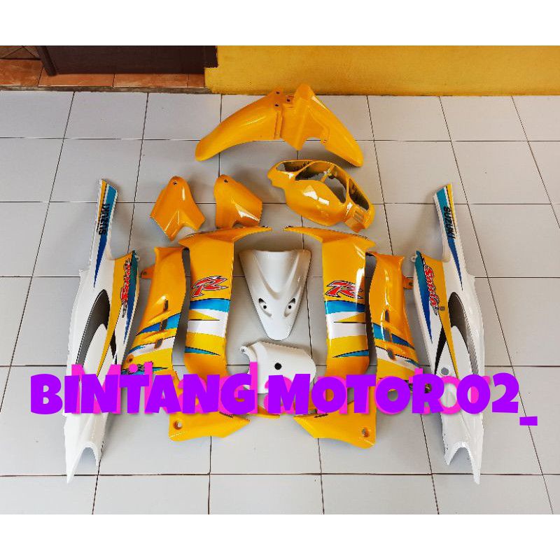 COVER BODY MOTOR SATRIA HIU MALAYSIA LSCM KUNING PUTIH body body satria hiu Malaysia LSCM putih kuni