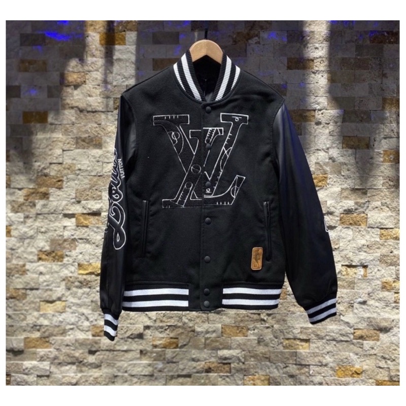 jaket varsity L.V NB4