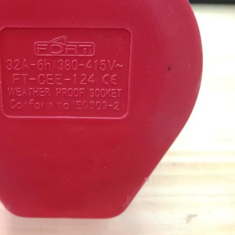 Surface Maouting / Female / Industrial Socket 3 phase 4 pin 32 Amper