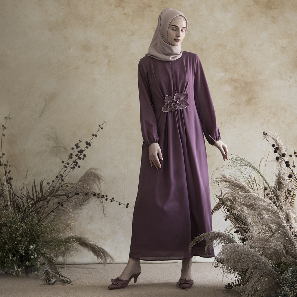 Devicampaka by Aska Label - Gamis wanita Muslimah dengan details bunga lengan panjang busui friendly bahan crepe 2 lapis tidak transparant lengan panjang busui friendly