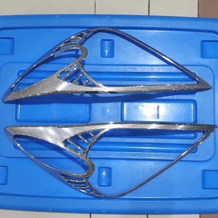 [READY] New Garnis Lampu Depan Chrome Avanza Lama 2005-2007 / Perlengkapan Variasi Mobil Murah / Aks
