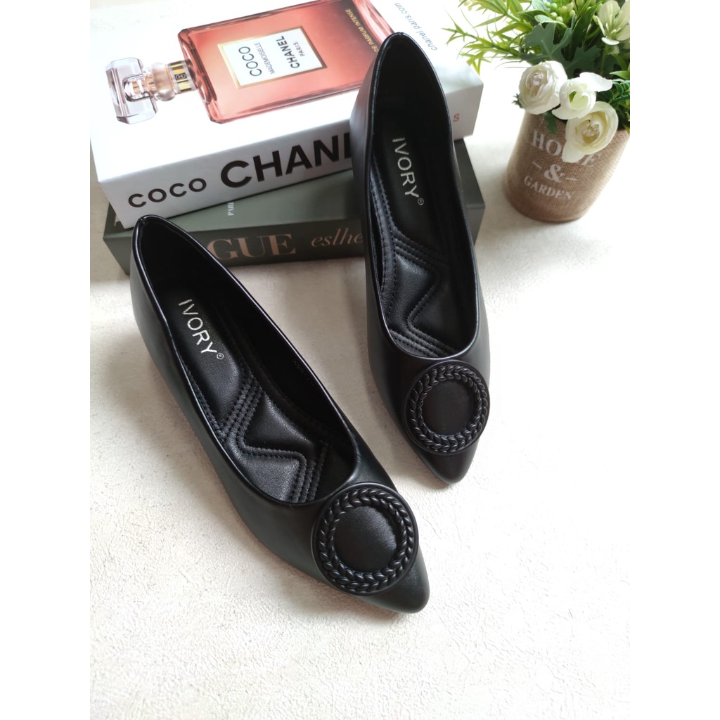 IVORY Sepatu Heels Wanita Hak Tahu X58-112 Hitam