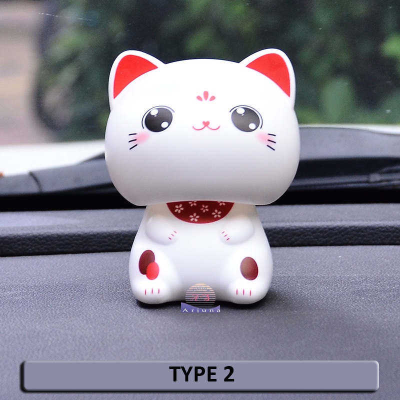 Kucing Hoki Pajangan Mobil Maneki Neko Cute Cat Pajangan Dashboard Solar Hoki