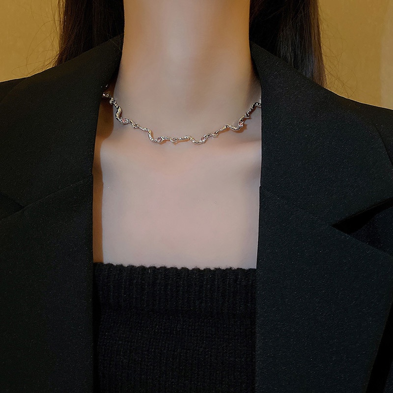 Kalung Choker Desain Geometri Asimetris Untuk Wanita