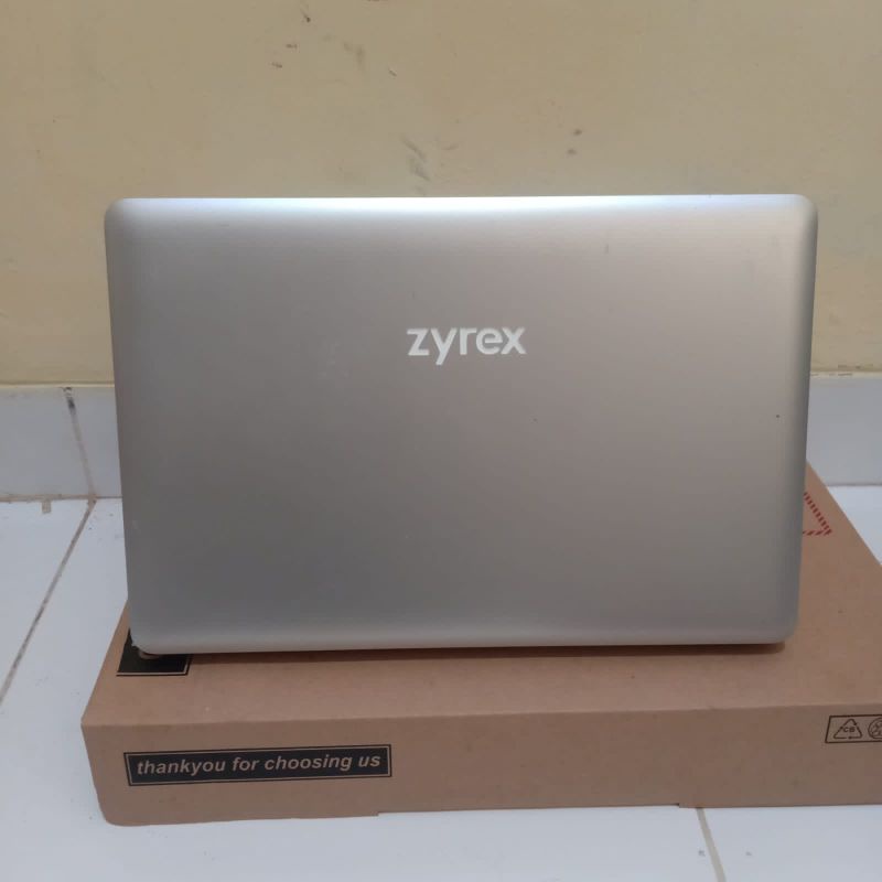 Laptop Zyrex Sky 232 (14 Inc) Celeron N3350 Ram 4/32Gb Os. windows siap pakai Super Slim, Silver