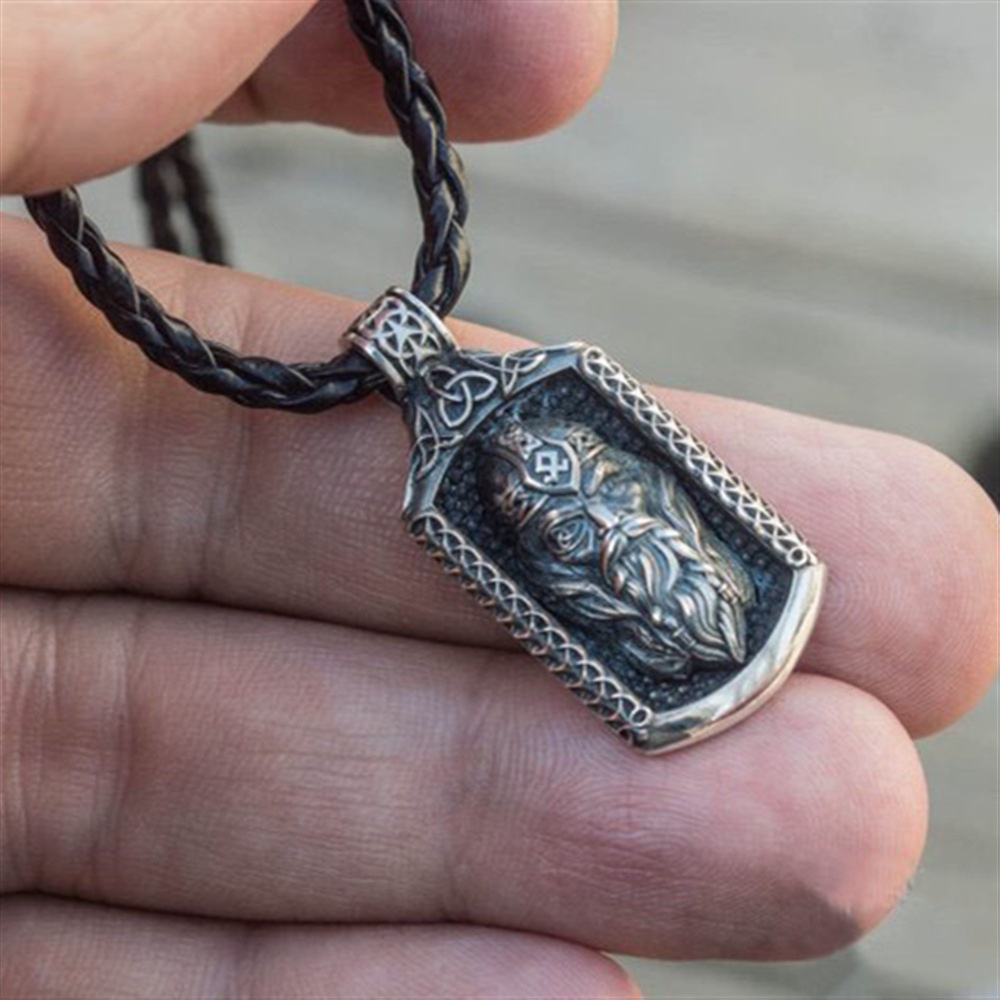 Kalung Liontin Odin Bahan Stainless Steel Lapis Silver Gaya Vintage Rock Untuk Pria