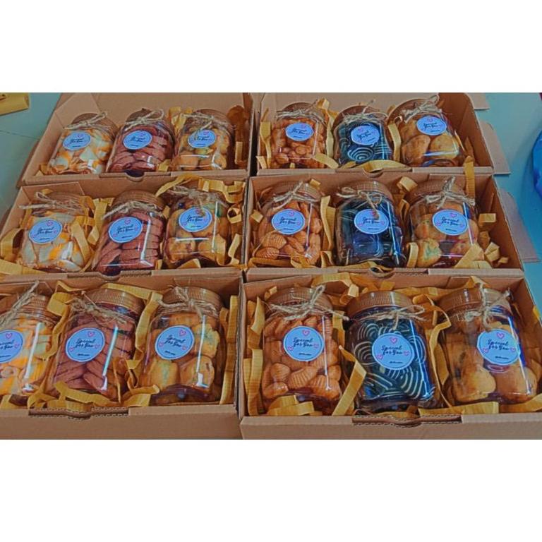 

ㆅ HAMPERS KUE KERING | HAMPERS LEBARAN | GIFT BOX | GIFT BIRTHDAY | HAMPERS RAMADHAN | PAKET KUE KERING NEW 3699 ❁
