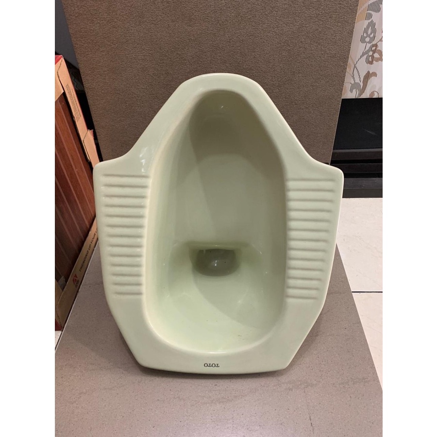 CLOSET JONGKOK TOTO CE-7 WARNA WARNI SINGLE BOWL TOILET / KLOSET TOTO JONGKOK CE7