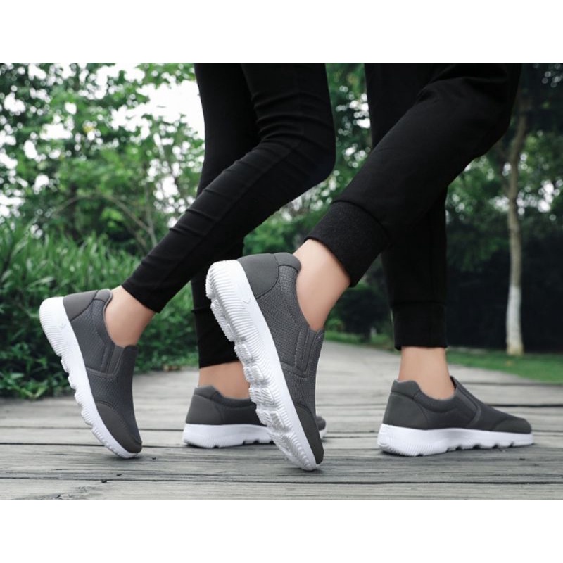 Sneakers Pria Slip On Import Kets Casual Terbaru Sepatu Santai Kerja Elegan dan Trendy