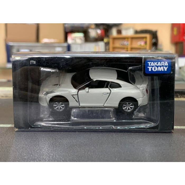 Tomica Limited Nissan GT-R Collection (100 Model Commemorative) White