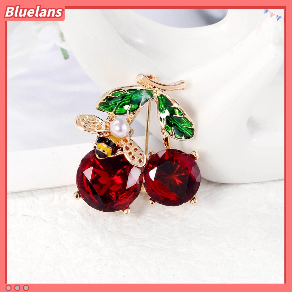 Bros Pin Bentuk Cherry Daun Aksen Berlian Imitasi Untuk Dekorasi Pakaian