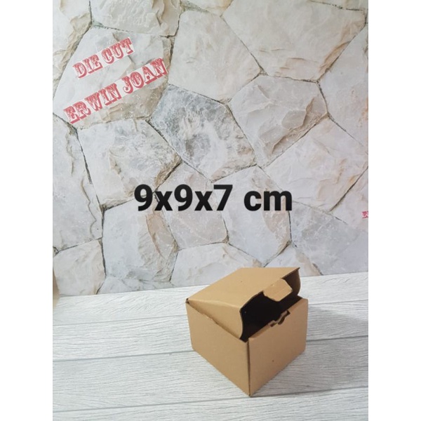 

Kardus Box uk. 9x9x7 cm Kotak Karton Die Cut