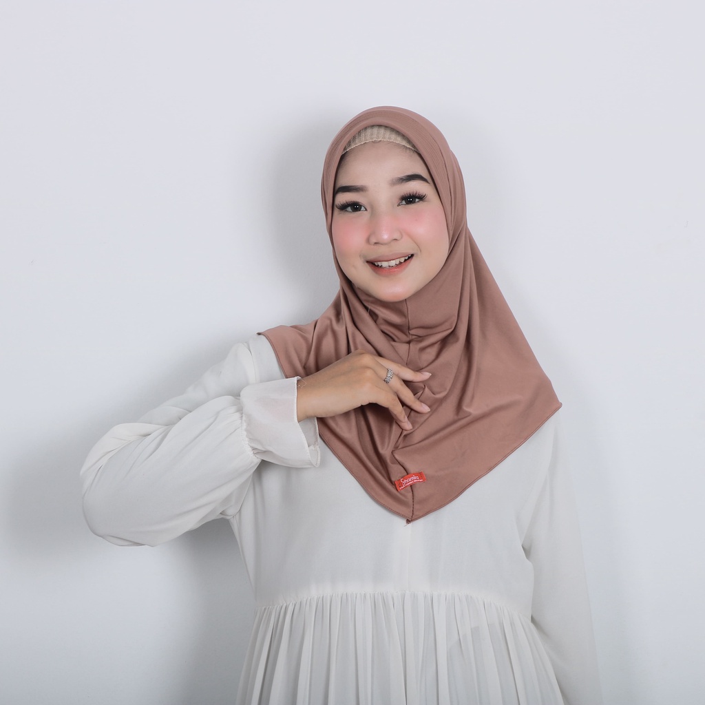 Jilbab sport - Jilbab Instan Hijab Sporty Jersey Premium Olahraga Volly Basket Futsal By Shamira-hazelnut