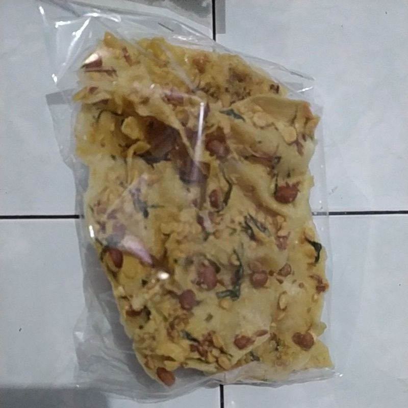 

lempeyek kacang