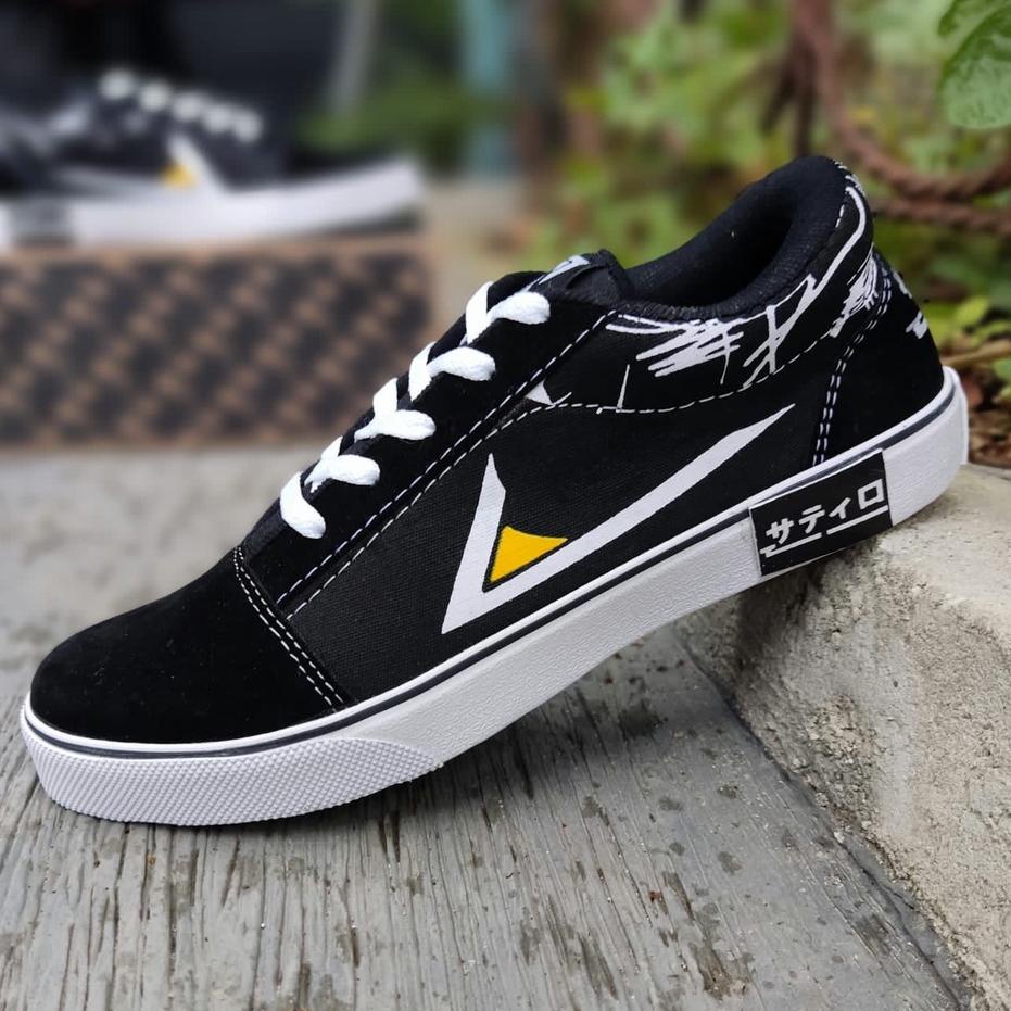 Harga Termuraah Sepatu sneakers grade orijinal spatu sekolah kuliah model Zatiro Ori White Black ker