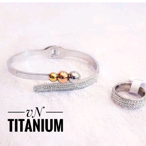 Set Perhiasan Wanita Titanium Silver Anti Karat 1710e