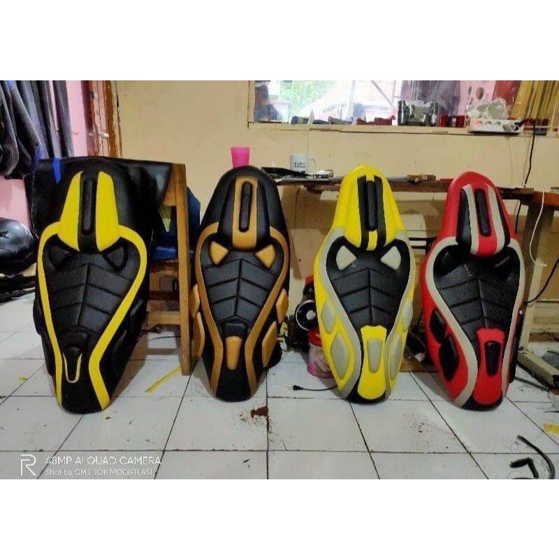 Jok Motor Costum Beat Deluxe Model Retro/Jok Motor Modifikasi Beat Deluxe Model Predator Bahan Mbtec