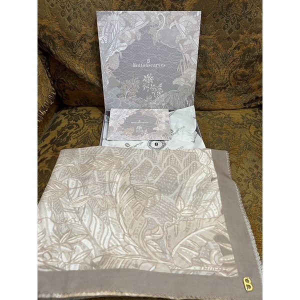 Buttonscarves Nusantara Mountain - preloved