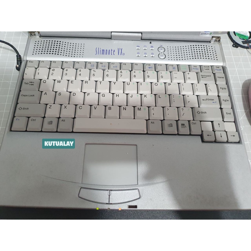 Laptop Jadul Twinhead Slimnote VXe500 Intel Pentium 3 Vintage ada Port Serial P88TF