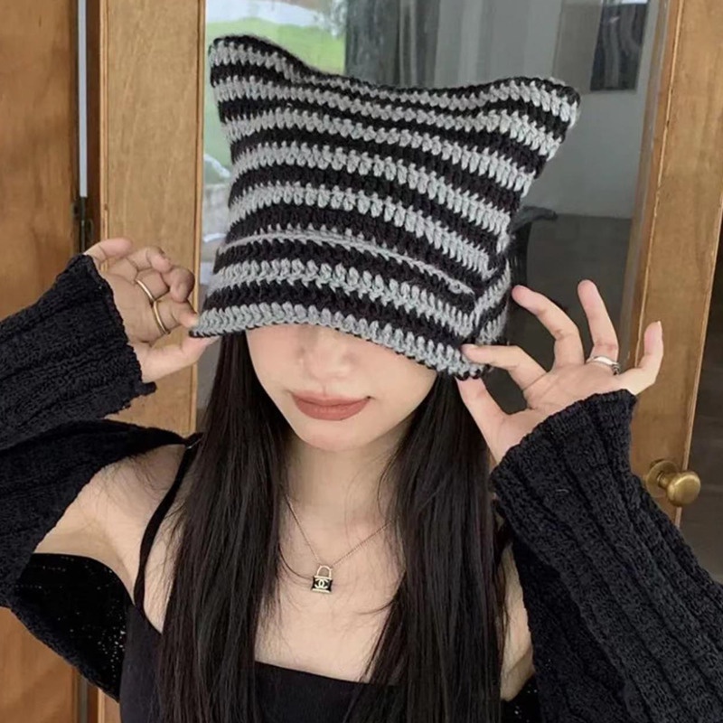 Topi Kupluk Rajut Motif Garis-Garis Gaya Korea Untuk Wanita