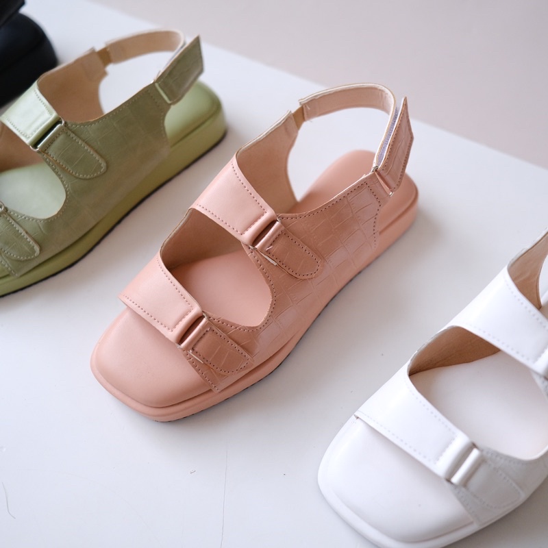 Winola Platform Sandal - Sandal Wanita Terbaru