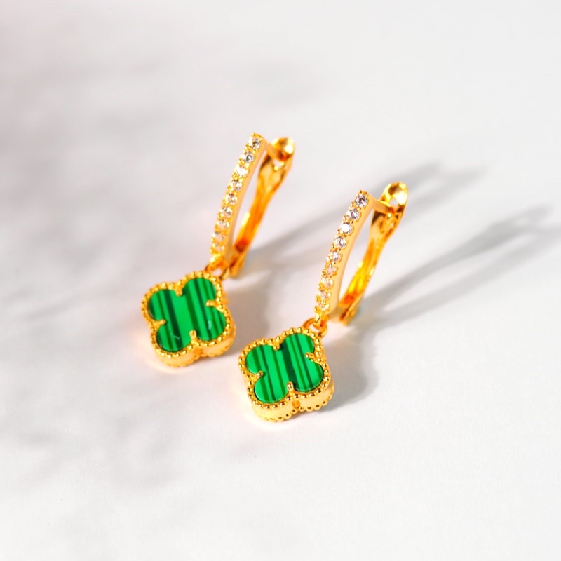 Anting Emas Jepret Mata Vancleef - Toko Emas Gadjah