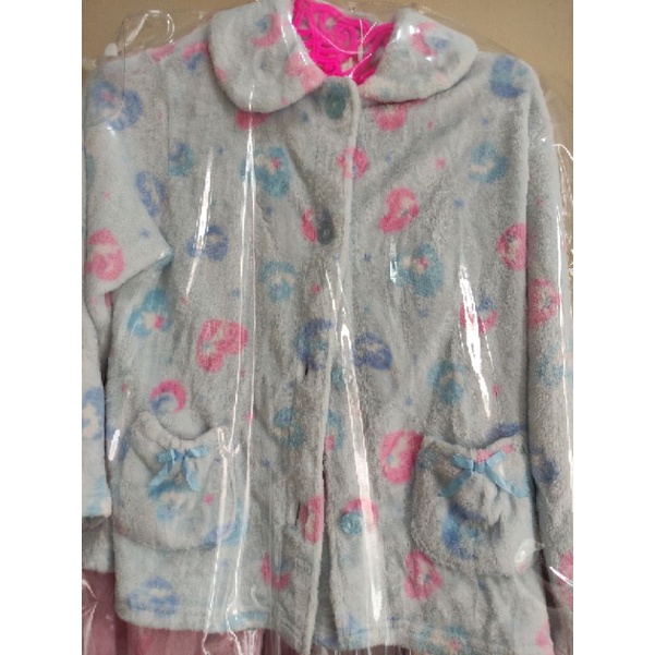 Outer bulu lembut anak perempuan usia 5-7th