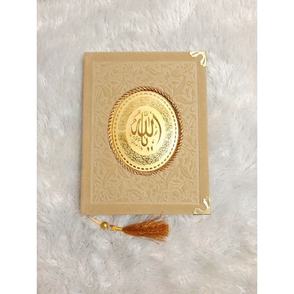 YASIN HARD COVER BAHAN BLUDRU CREAM EMBOS BUNGA, SATU PAKET PLUS DOMPET