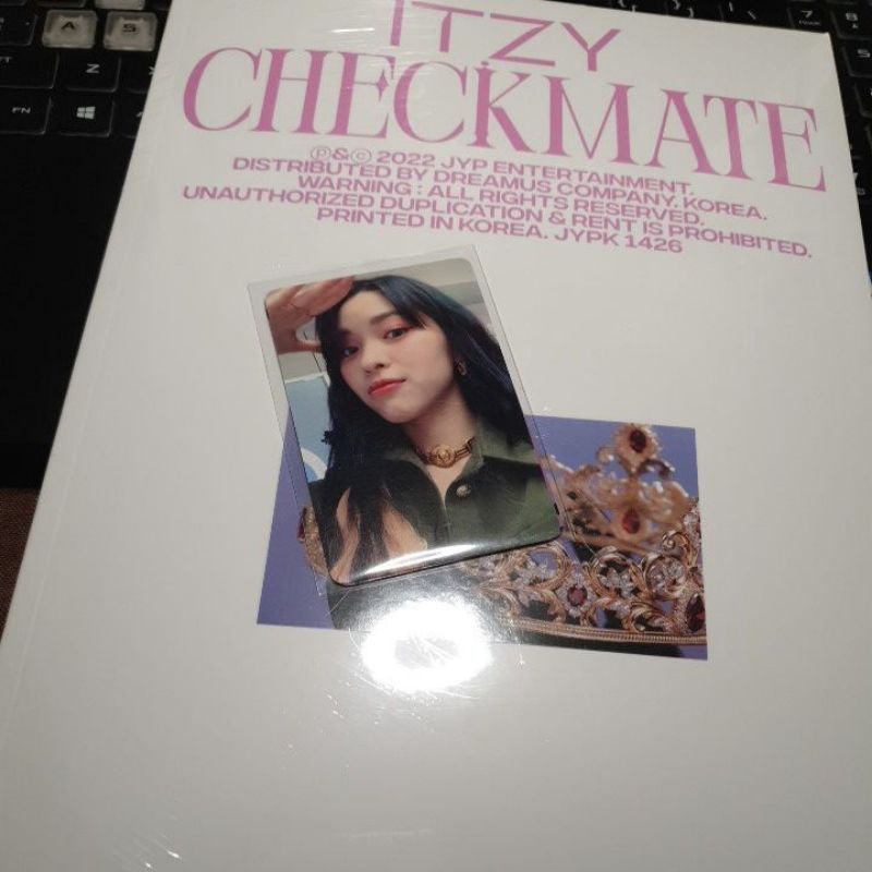 itzy checkmate yeji and ryujin withmuu wd fansign fs round 1 photocard album