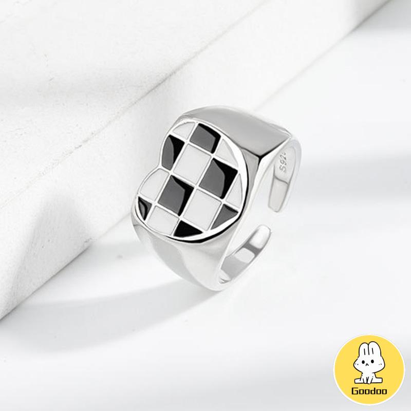 Cincin Kotak-kotak Geometris Cinta Hitam Dan Putih Cincin Fashion Wanita -Doo