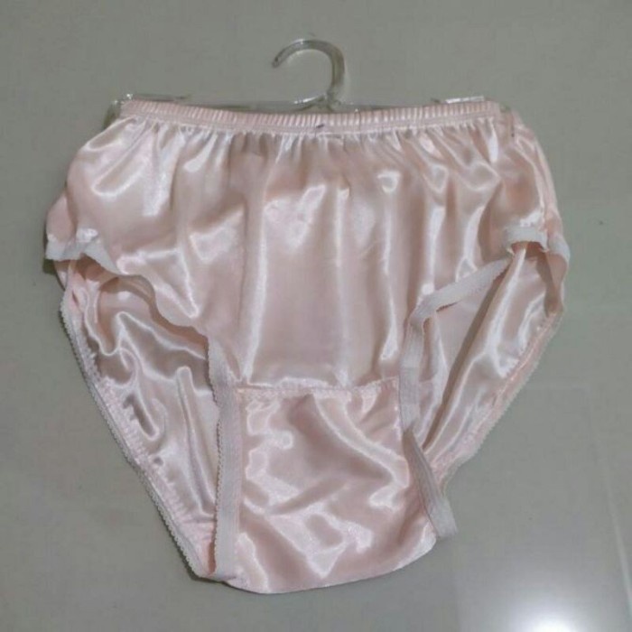Hemat Lusinan 12 Pcs Celana Dalam Wanita Bahan Satin Licin