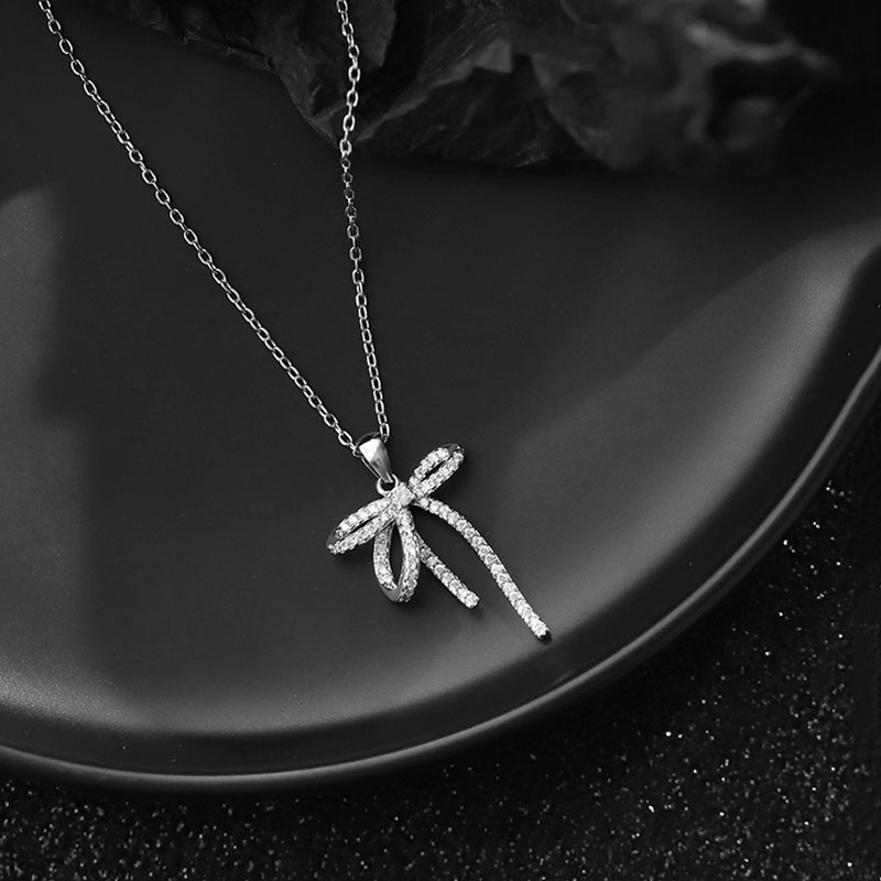 Kalung Rantai Liontin Pita Hias Kristal Warna Silver Gaya Korea Untuk Wanita