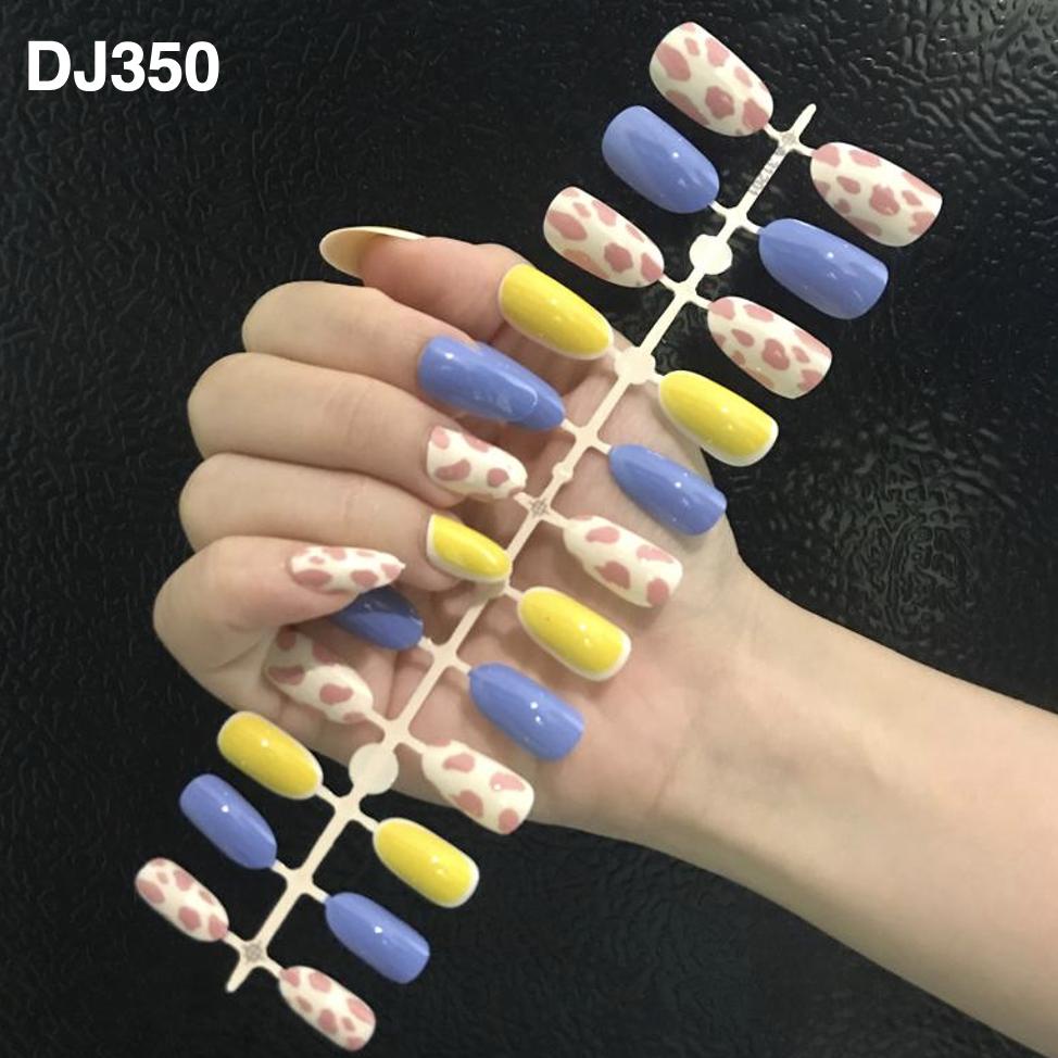 24Pcs Kuku Palsu Murah Motif DJ350 / Fake Nails Motif Gliter Glossy Nude / Nail Art Kuku Palsu